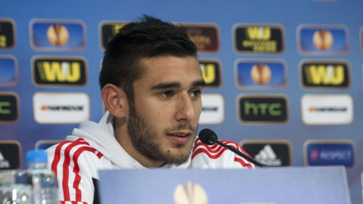 El exjugador del Atlético 'Toto' Salvio atropella a su exmujer y se da a la fuga El exjugador del Atlético 'Toto' Salvio atropella a su exmujer y se da a la fuga