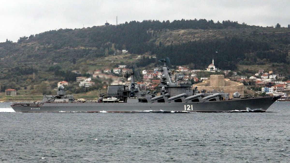 Moscú admite el hundimiento del buque insignia Moskva cuando era remolcado hacia Crimea