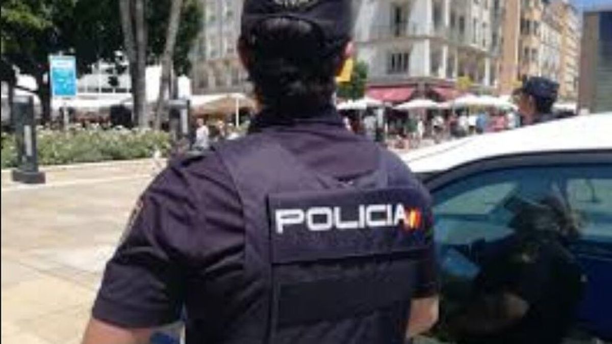 Una mujer de 79 años simula un robo a punta de navaja para robarle el monedero y estafar al seguro en Málaga