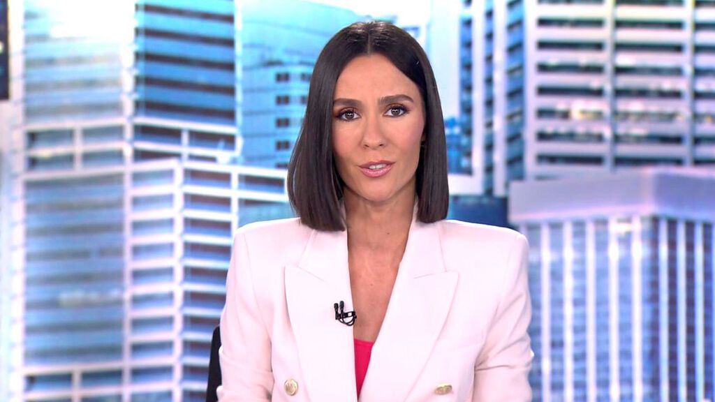 Con Alba Lago Informativos Telecinco 2022 Mediodía 15/04/2022