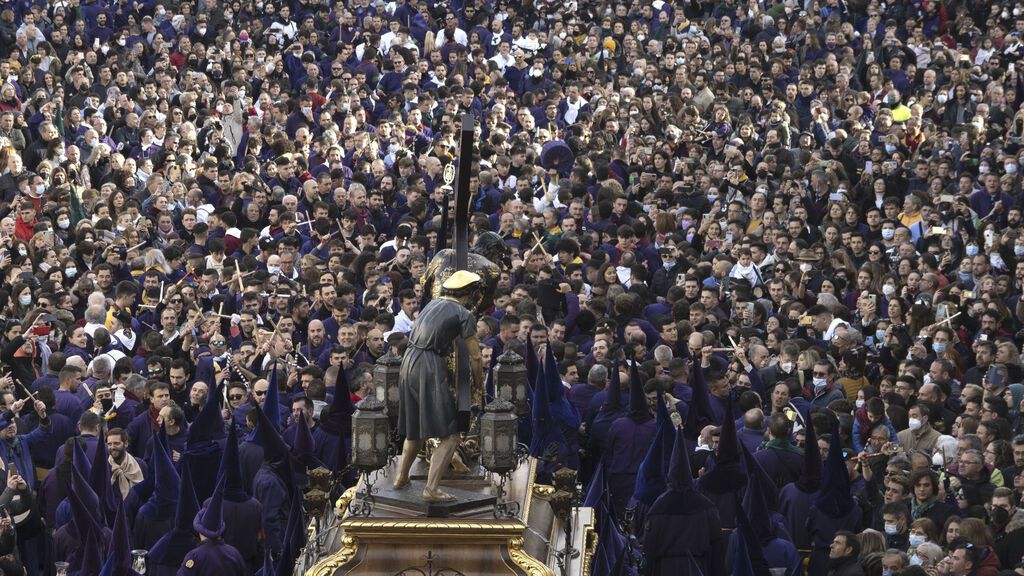 El paso de Nuestro Padre Jesús Nazareno (de "El Salvador"), durante la procesión del Camino del Calvario (Cuenca)