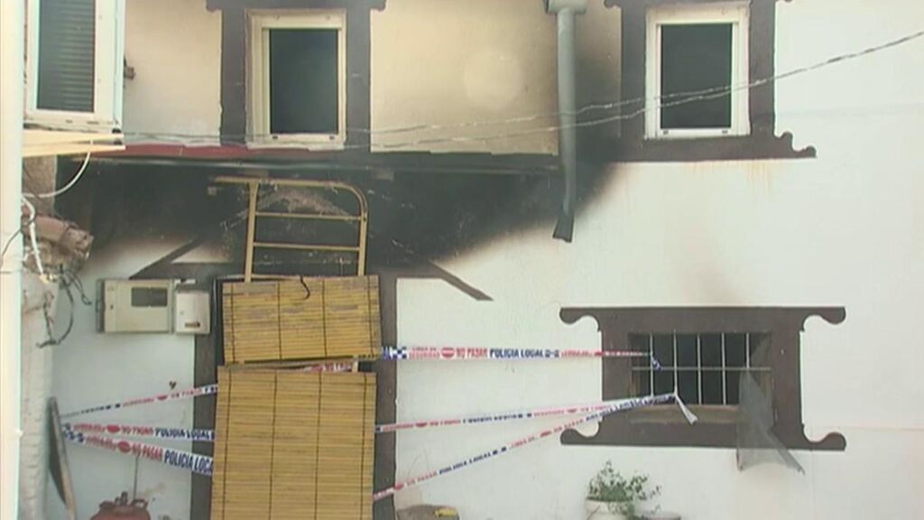 Muere una persona y un niño resulta herido grave al incendiarse una vivienda en Badajoz