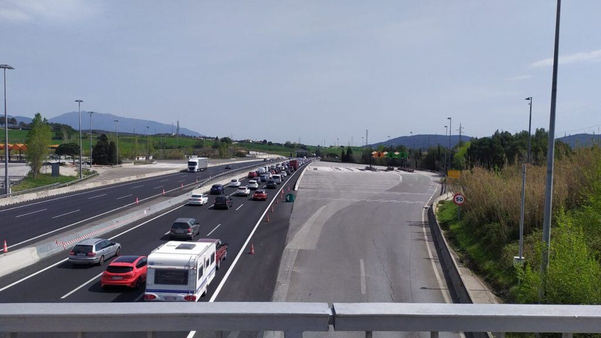 28 kilómetros de retenciones en las carreteras catalanas en plena operación salida de Semana Santa 28 kilómetros de retenciones en las carreteras catalanas en plena operación salida de Semana Santa