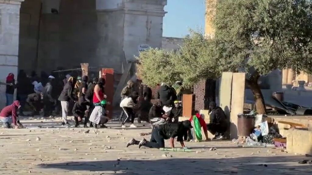 Más de 150 palestinos heridos en enfrentamientos con la policía israelí en Jerusalén