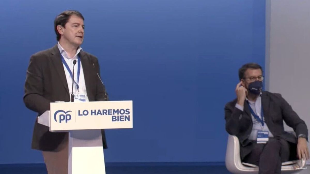 EuropaPress_4356729_alfonso_fernandez_manueco_junto_alberto_nunez_feijoo_intervencion_congreso EuropaPress_4356729_alfonso_fernandez_manueco_junto_alberto_nunez_feijoo_intervencion_congreso