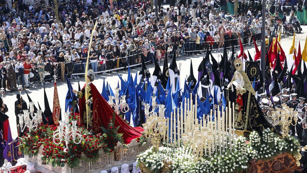 Imágenes de la Semana Santa en España: vuelve la devoción a las calles tras dos años de coronavirus