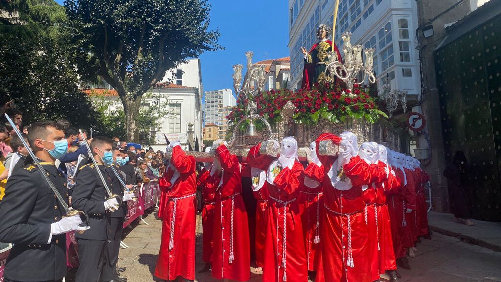 Ferrol a rebosar en la procesión del Santo Encuentro, una de las más destacadas de la Semana Santa
