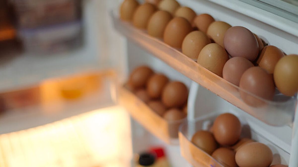 Huevos en la nevera o en la estantería: dónde conservarlos mejor