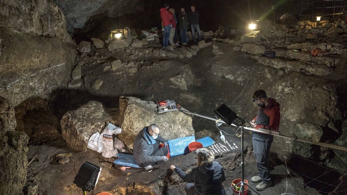 Nuevas investigaciones en la Cueva de El Pendo (Cantabria) buscan más pistas sobre la evolución del ser humano