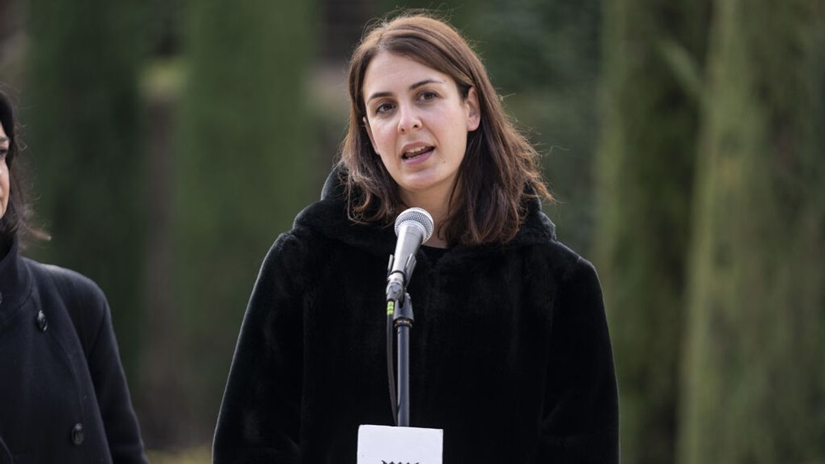 Rita Maestre espeta que la "única víctima" del contrato de mascarillas es Madrid y no Almeida, quien "trató de ocultarlo" Rita Maestre espeta que la "única víctima" del contrato de mascarillas es Madrid y no Almeida, quien "trató de ocultarlo"