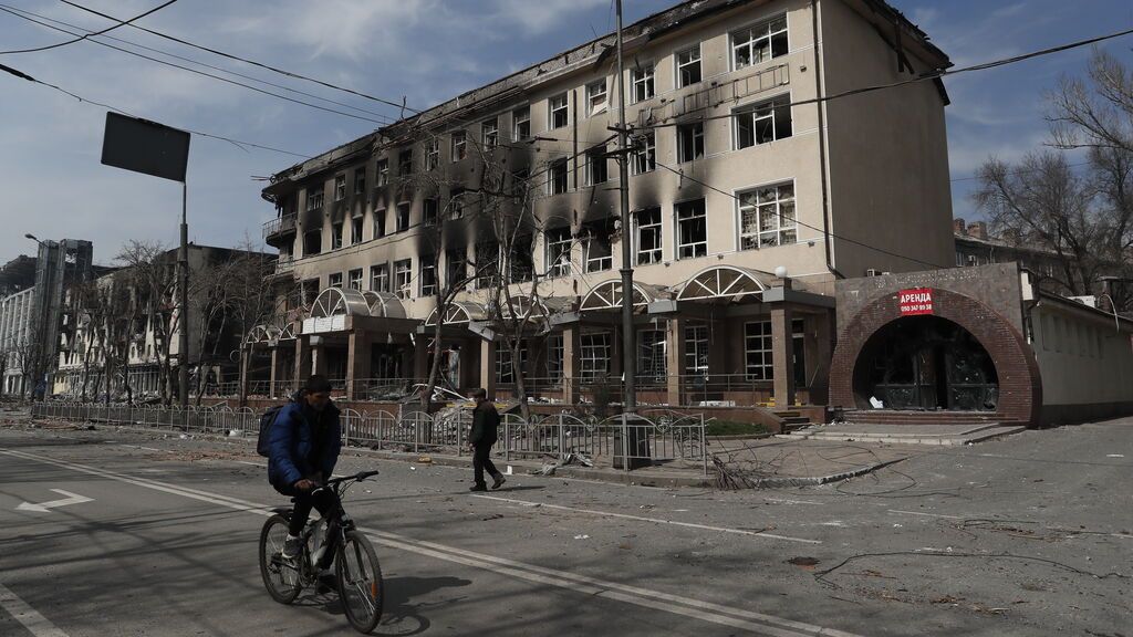 Ucrania denuncia nuevos ataques sobre Mariúpol tras expirar el ultimátum