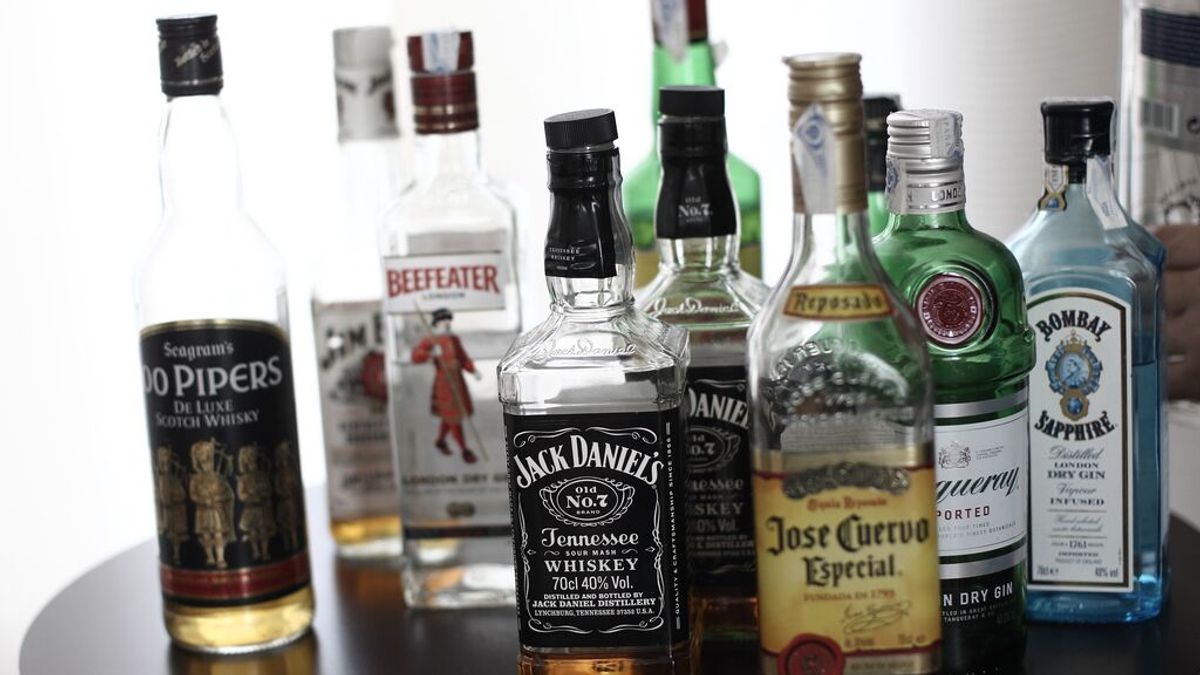 Los médicos reclaman a Sanidad subir el precio y edad de consumo del alcohol