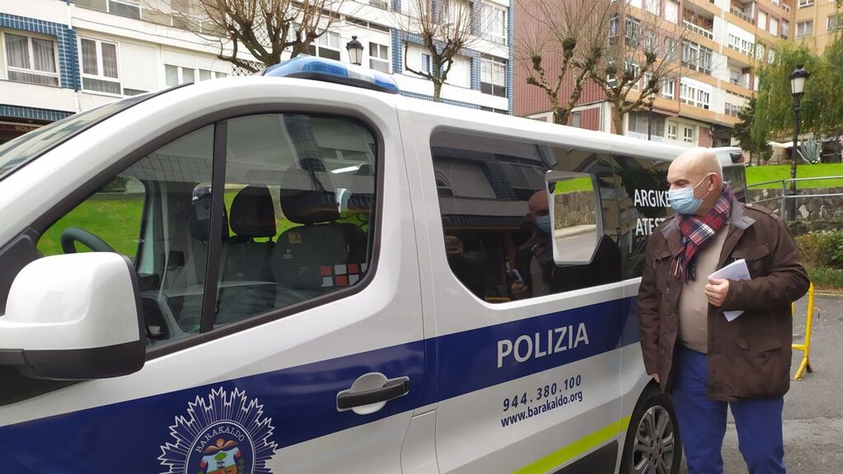 Muere ahogado en Bilbao un hombre que se lanzó a la ría huyendo de la Policía Muere ahogado en Bilbao un hombre que se lanzó a la ría huyendo de la Policía
