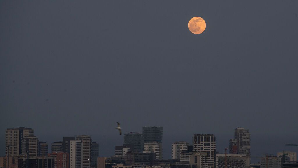 Superluna de Pascua en Barcelona