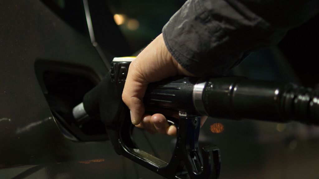 Por qué sube más el precio del diésel que de la gasolina habitualmente