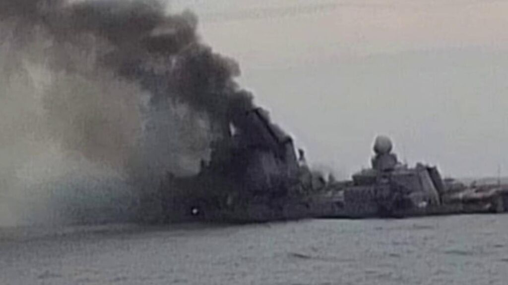 Las primeras imágenes del hundimiento submarino ruso 'Movska'  en el Mar Negro