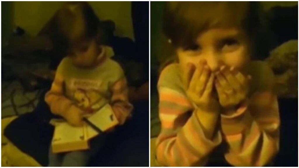 Alisa es una niña de cuatro años que se esconde en un búnker de Mariúpol tras expirar el ultimátum de Rusia