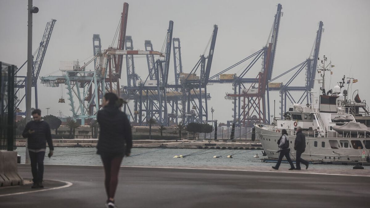 Los vecinos de Natzaret denuncian nuevos escapes de gas tóxico del puerto de Valencia Los vecinos de Natzaret denuncian nuevos escapes de gas tóxico del puerto de Valencia