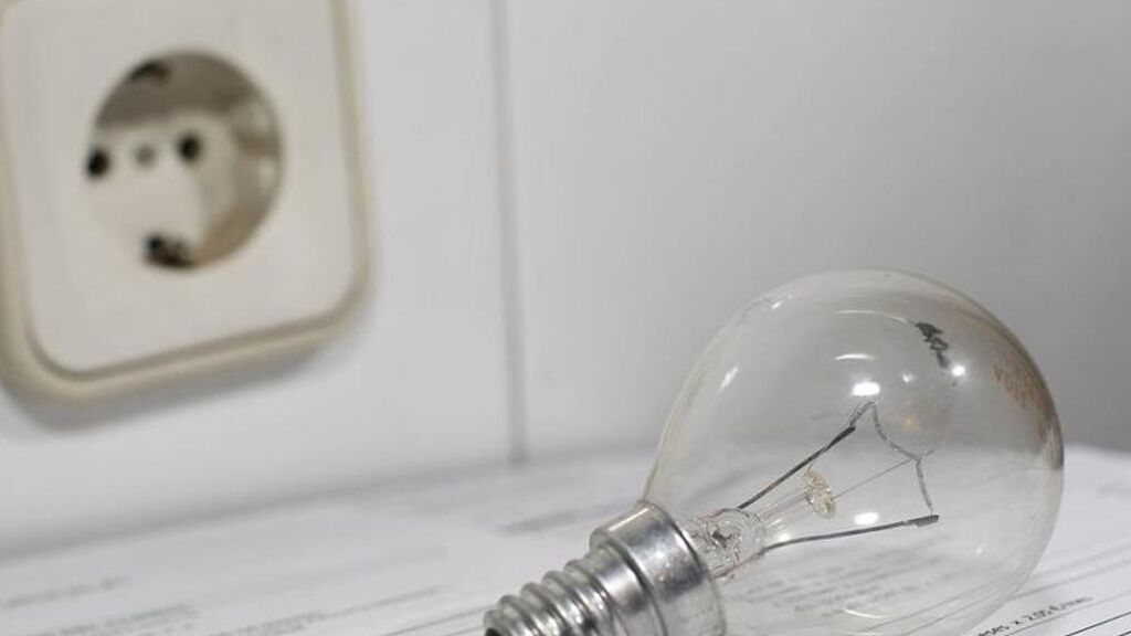 A qué hora será más barata la luz este lunes 18 de abril de 2022