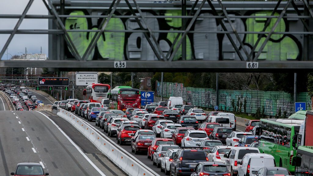 Atascos y carteles de 'completo', la Semana Santa deja atrás la pandemia