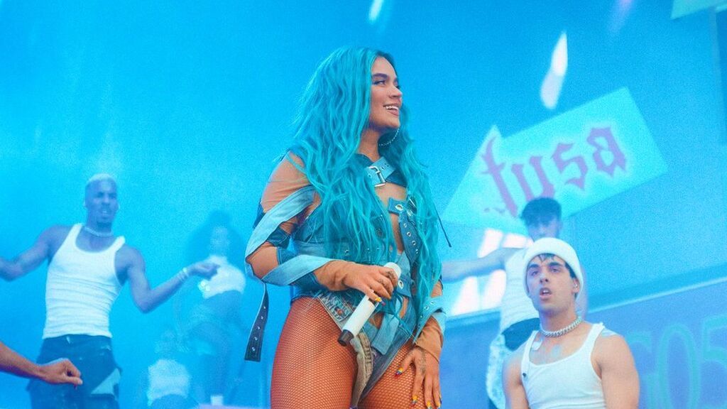 Karol G canta 'La Macarena' en Coachella y rinde homenaje a Los del Río