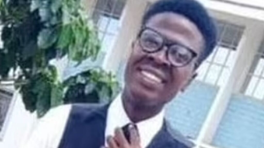 Muere en una representación de la crucifixión de Jesús: creyeron que era parte de la obra