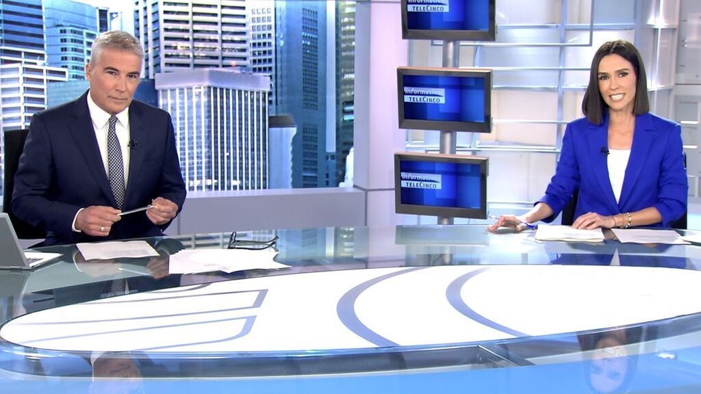 Con David Cantero y Alba Lago Informativos Telecinco 2022 Mediodía 19/04/2022