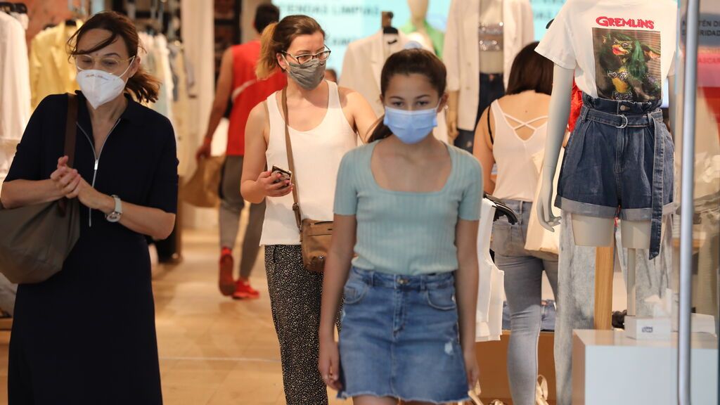 El Gobierno aprueba el decreto del fin de las mascarillas en interiores