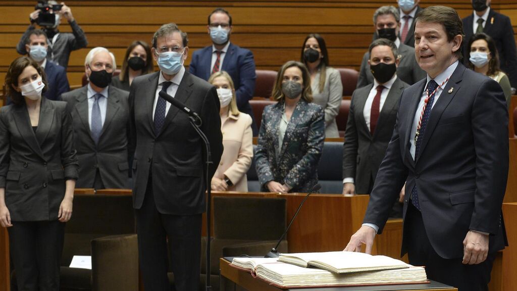 Vox enseña los dientes nada más arrancar el Gobierno de coalición en Castilla y León