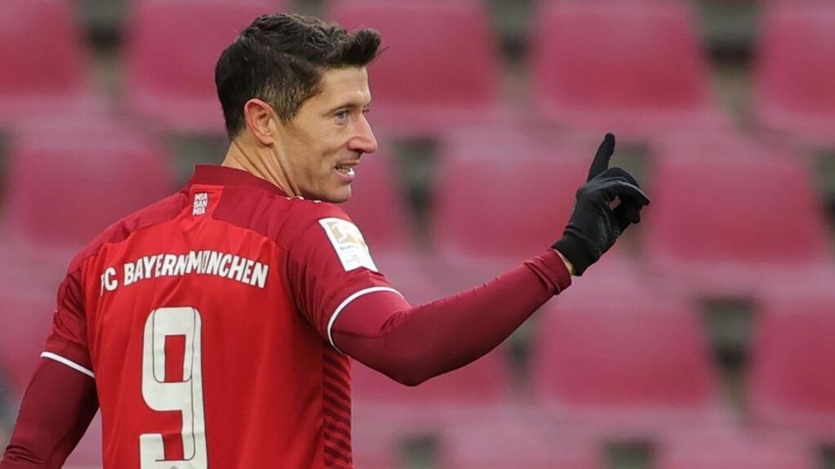 Robert Lewandoski ya tiene precio para salir este verano: 40 millones de euros para romper su contrato con el Bayern Robert Lewandoski ya tiene precio para salir este verano: 40 millones de euros para romper su contrato con el Bayern