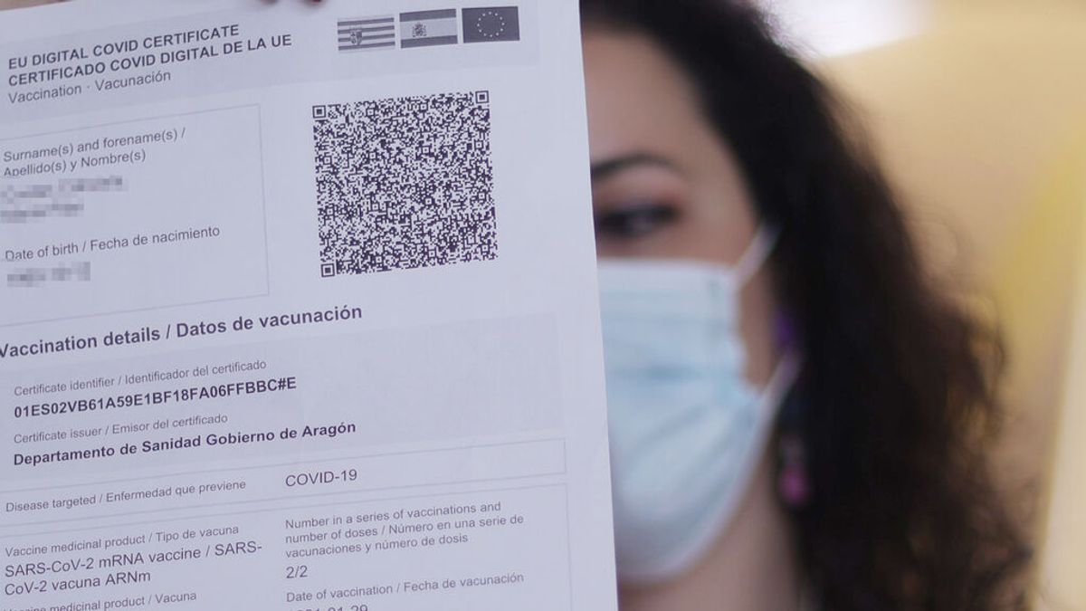 El pasaporte covid para viajar a la UE, única gran medida que mantiene España tras el fin de las mascarillas El pasaporte covid para viajar a la UE, única gran medida que mantiene España tras el fin de las mascarillas