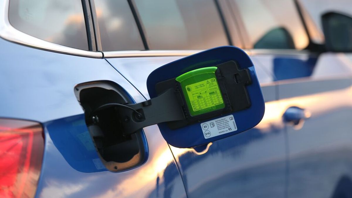 Detenido un vecino de Vigo por robar la gasolina de los coches aparcados en la calle Detenido un vecino de Vigo por robar la gasolina de los coches aparcados en la calle