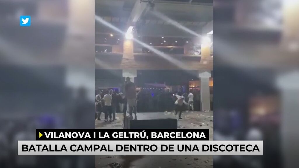 Las impactantes imágenes de una batalla campal a botellazos, en una discoteca de Barcelona