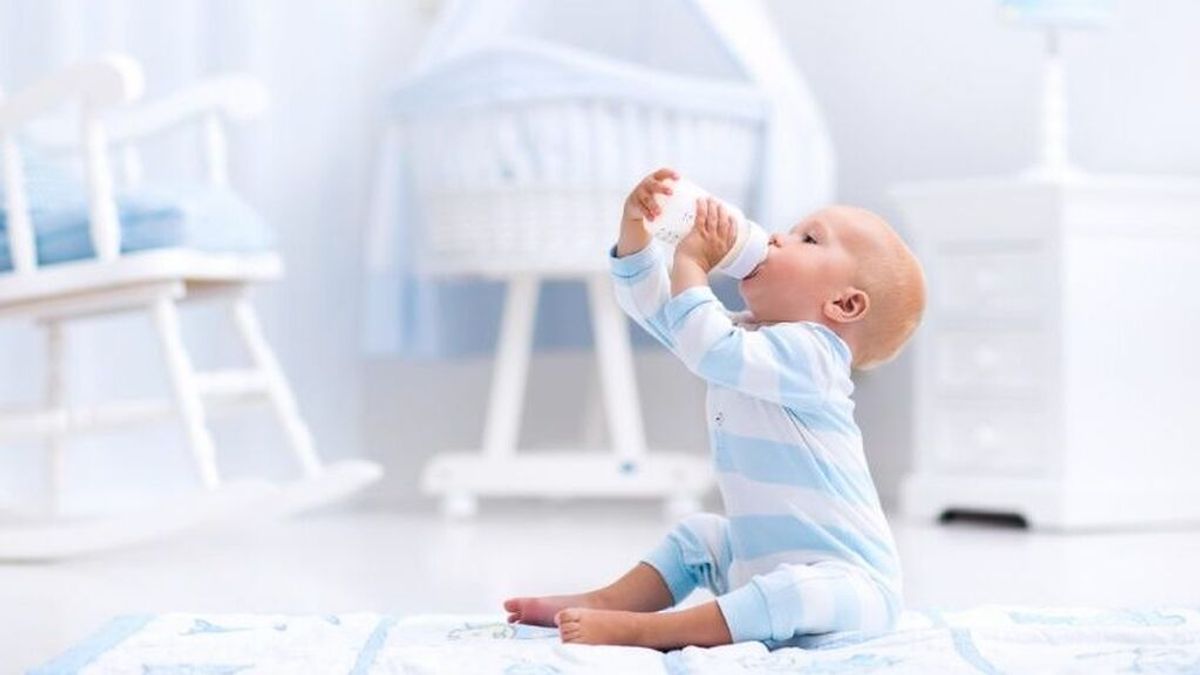 ¿En qué mes se sientan los bebés y cuándo preocuparse? Esto es todo lo que debes saber para estimularlo.