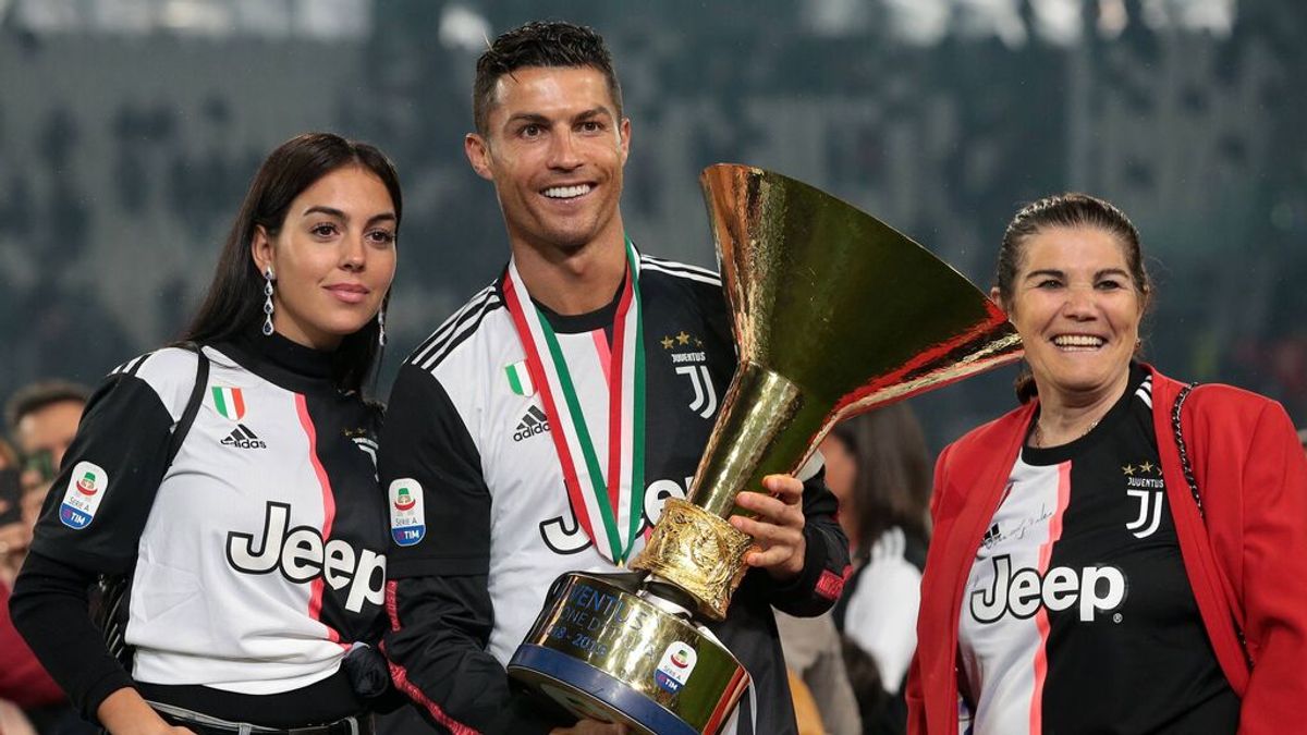 La madre de Cristiano, Dolores, manda un mensaje de reflexión tras la muerte de su nieto La madre de Cristiano, Dolores, manda un mensaje de reflexión tras la muerte de su nieto