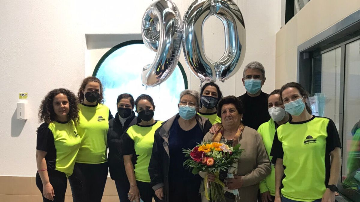 Tila, la usuaria más activa de la piscina A Guarda con 90 años Tila, la usuaria más activa de la piscina A Guarda con 90 años