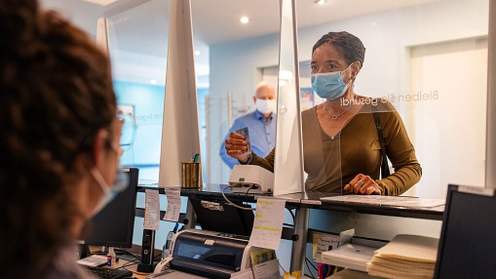 ¿Hay que llevar la mascarilla si voy a ver a un familiar a una residencia o a un hospital?