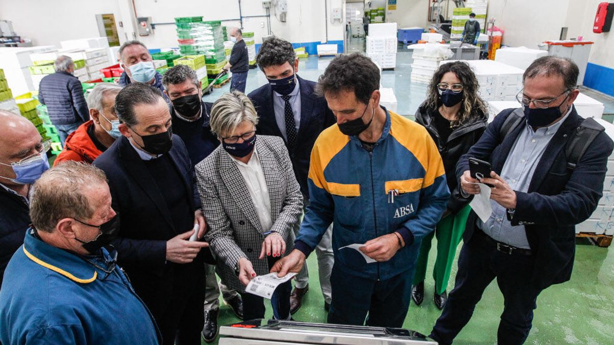 El palangre de fondo de Burela, primera flota de altura con ecoetiqueta 'Pescaenverde' El palangre de fondo de Burela, primera flota de altura con ecoetiqueta 'Pescaenverde'