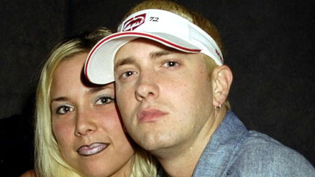 Eminem empezó a salir con Kimberly cuando estaban en el colegio.