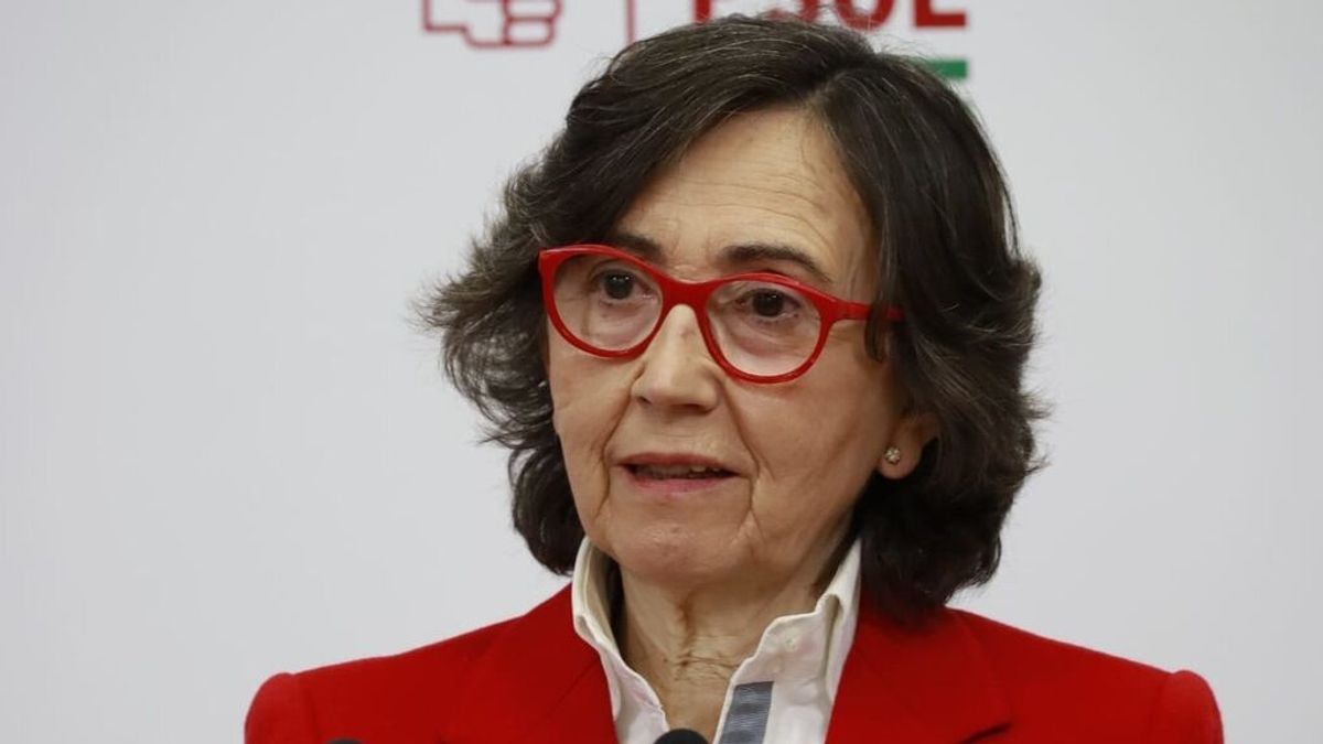 Rosa Aguilar deja la "primera línea de la política" y coordinará en Andalucía el grupo 'Cristianos socialistas' Rosa Aguilar deja la "primera línea de la política" y coordinará en Andalucía el grupo 'Cristianos socialistas'