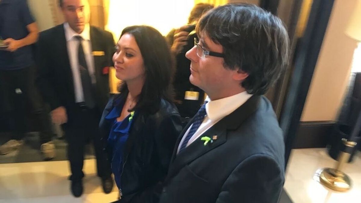 Vigilancia sin restricciones: amigos y familiares de independentistas catalanes también fueron víctimas del espionaje Vigilancia sin restricciones: amigos y familiares de independentistas catalanes también fueron víctimas del espionaje