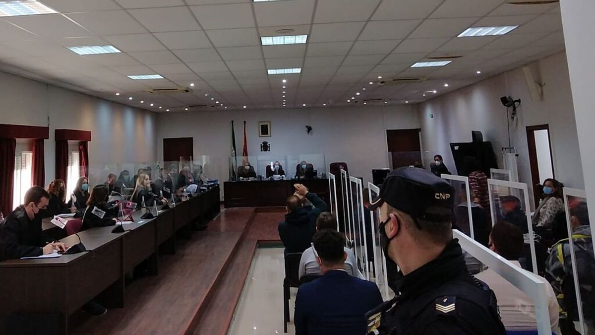 Muere uno de los acusados del clan de ‘Los Castañas’ que no acudió a la primera sesión del juicio Muere uno de los acusados del clan de ‘Los Castañas’ que no acudió a la primera sesión del juicio