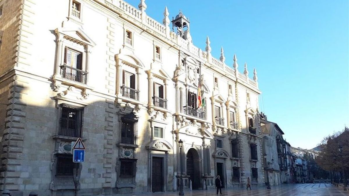 Condenan en Andalucía a un matrimonio a dos años de cárcel por obligar a mendigar a una menor con su bebé