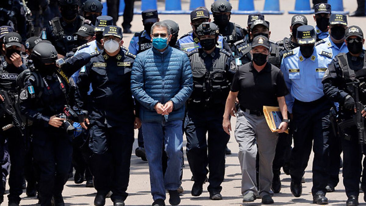 Extraditan a Estados Unidos acusado de narcotráfico al expresidente de Honduras Extraditan a Estados Unidos acusado de narcotráfico al expresidente de Honduras