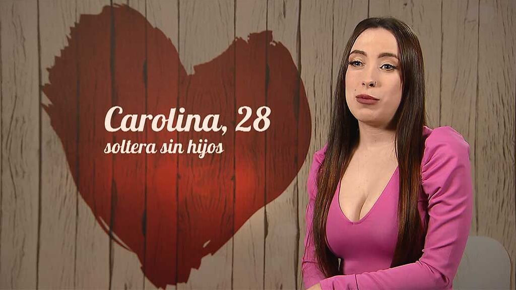 Carolina tiene muy claro lo que busca en ‘First Dates’: “Un Adonis coruñés”