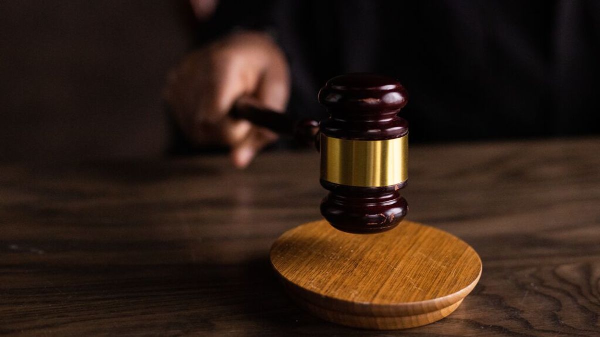 Multado en A Coruña con 3.150 euros por abuso sexual al intentar desnudar a una mujer Multado en A Coruña con 3.150 euros por abuso sexual al intentar desnudar a una mujer