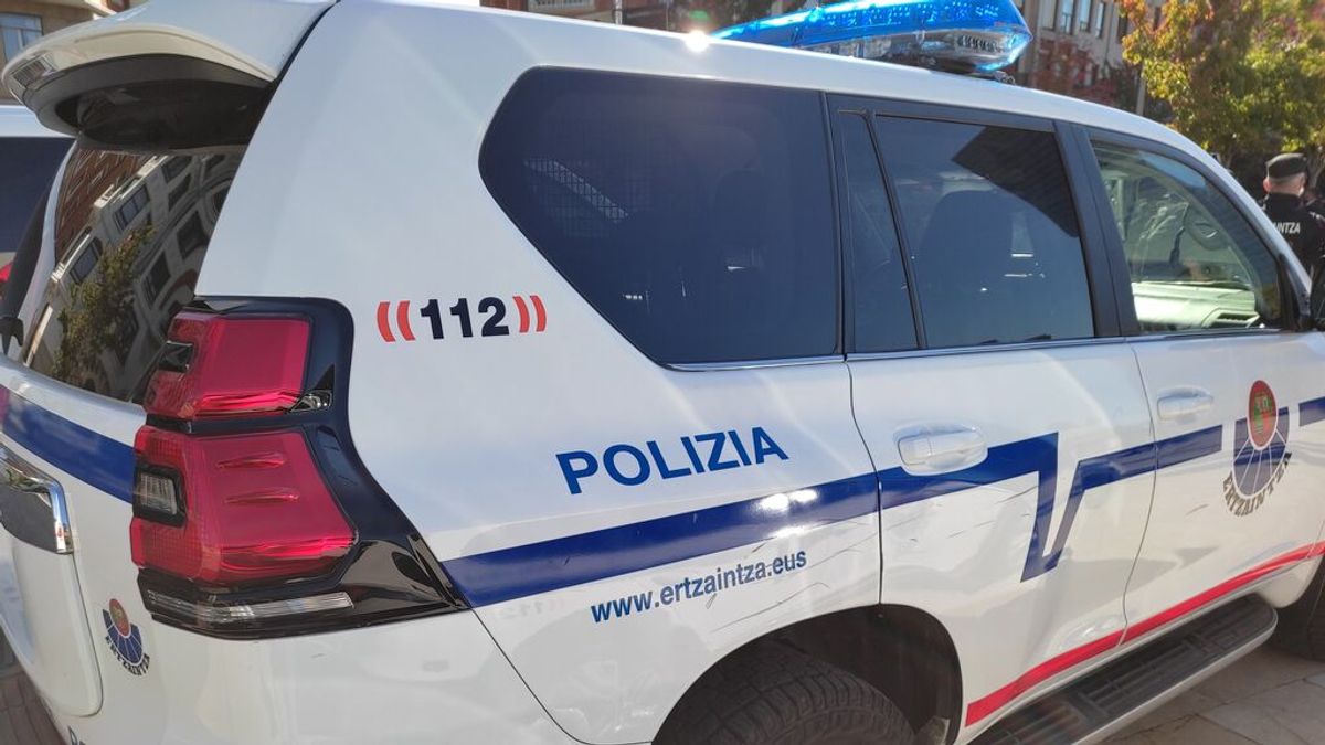 Vehículo de la Ertzaintza Vehículo de la Ertzaintza