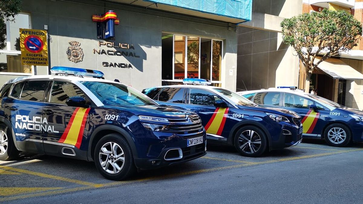 Detenido un hombre en Gandía por dejar encerradas a sus gemelas de dos años durante 13 horas Detenido un hombre en Gandía por dejar encerradas a sus gemelas de dos años durante 13 horas