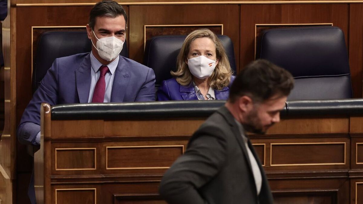Ofensiva de los independentistas en el Congreso por el espionaje: piden la comparecencia de Sánchez, su jefe de gabinete y el CNI