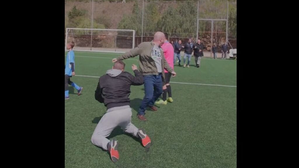 Las peleas de los padres en los partidos solo "les roban el fútbol a sus hijos"